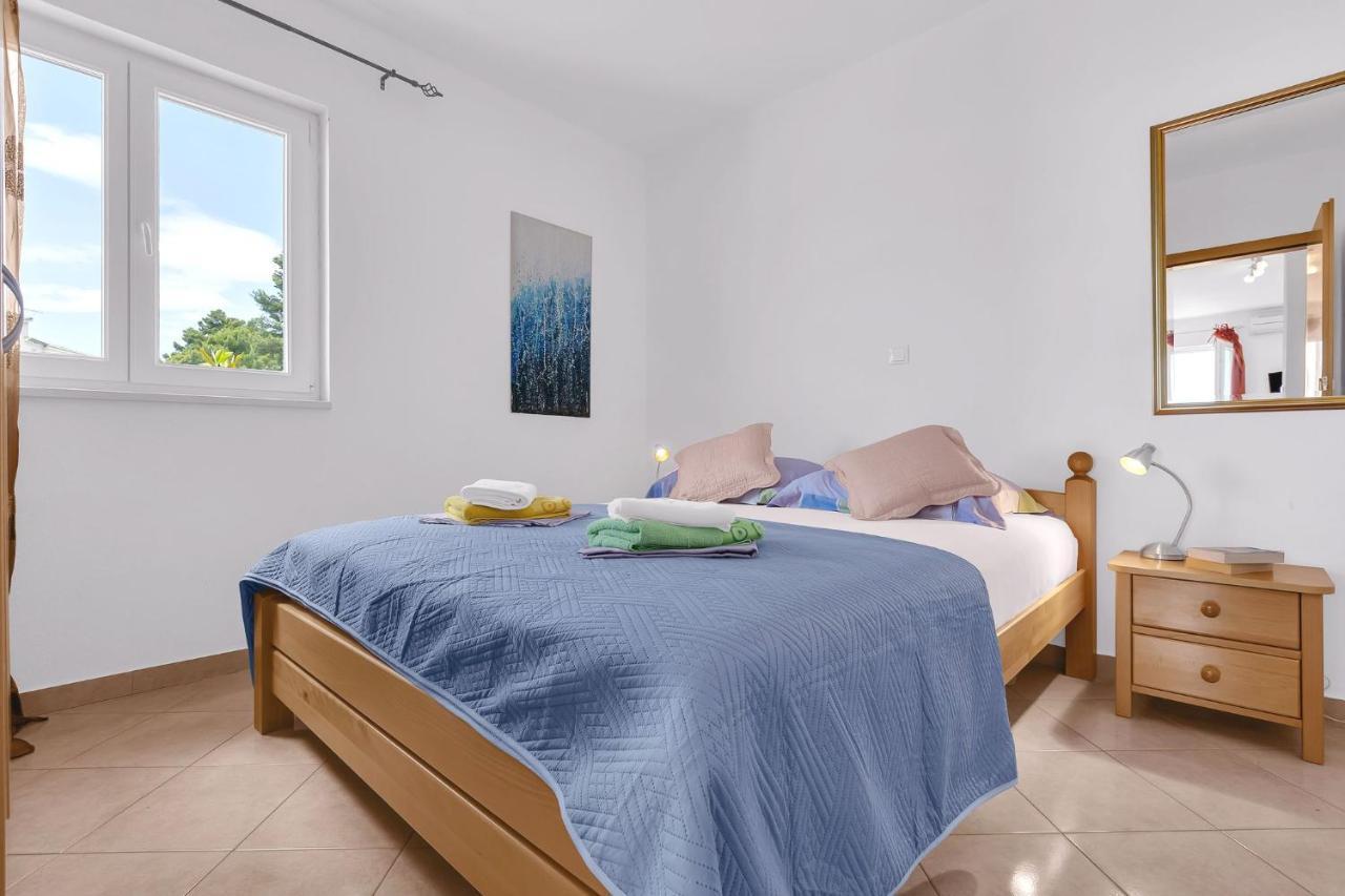 Apartments Lucija Baška Voda Extérieur photo