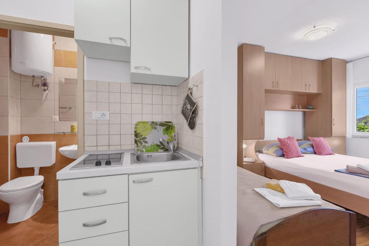 Apartments Lucija Baška Voda Extérieur photo